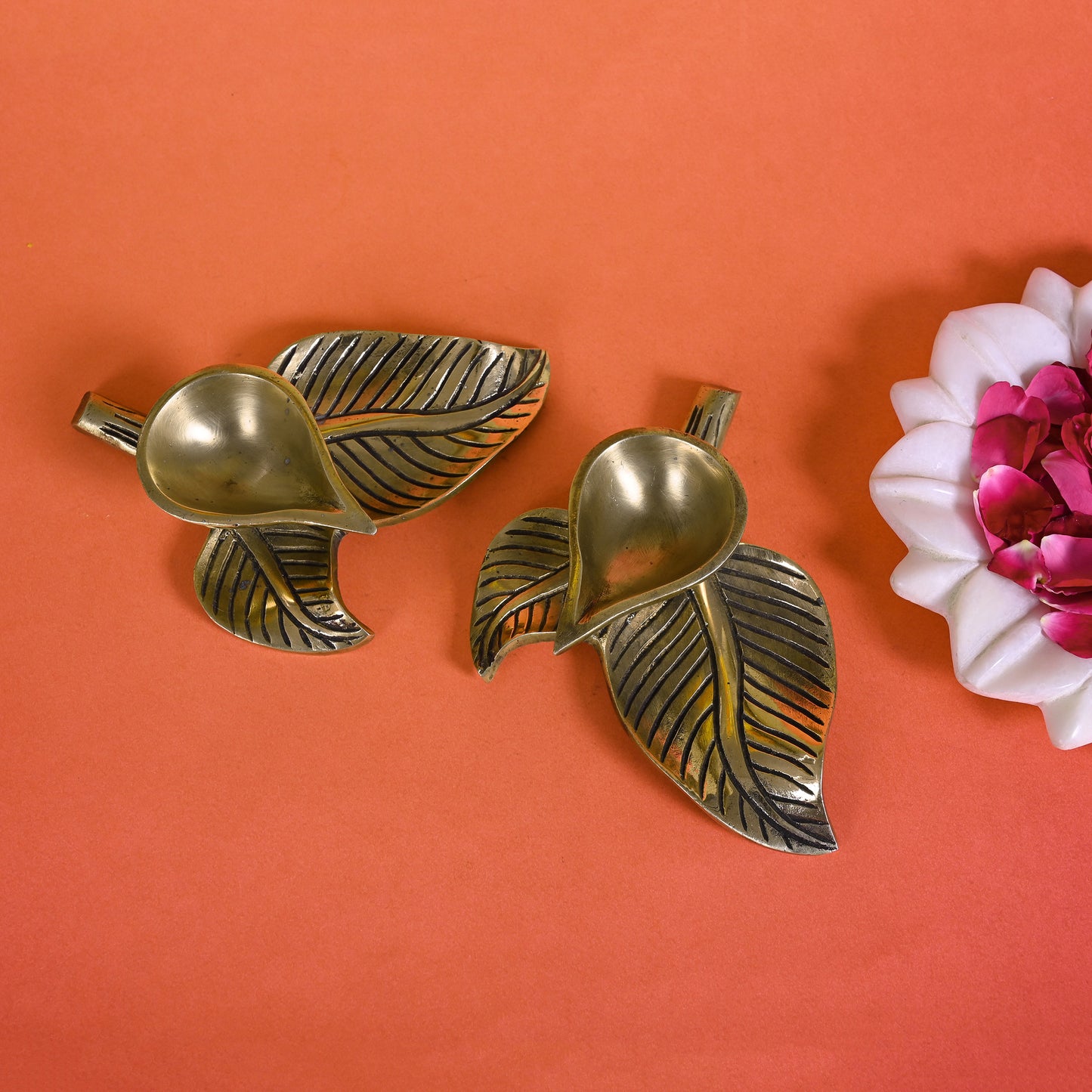 Brass Leaf Diya S/2 ( 5" )
