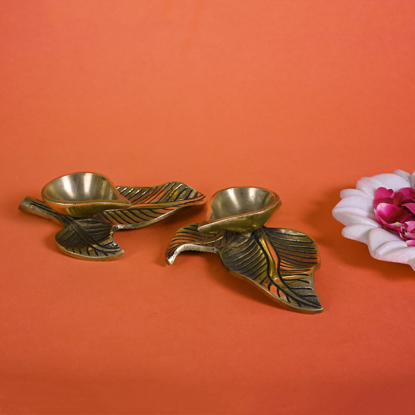 Brass Leaf Diya S/2 ( 5" )