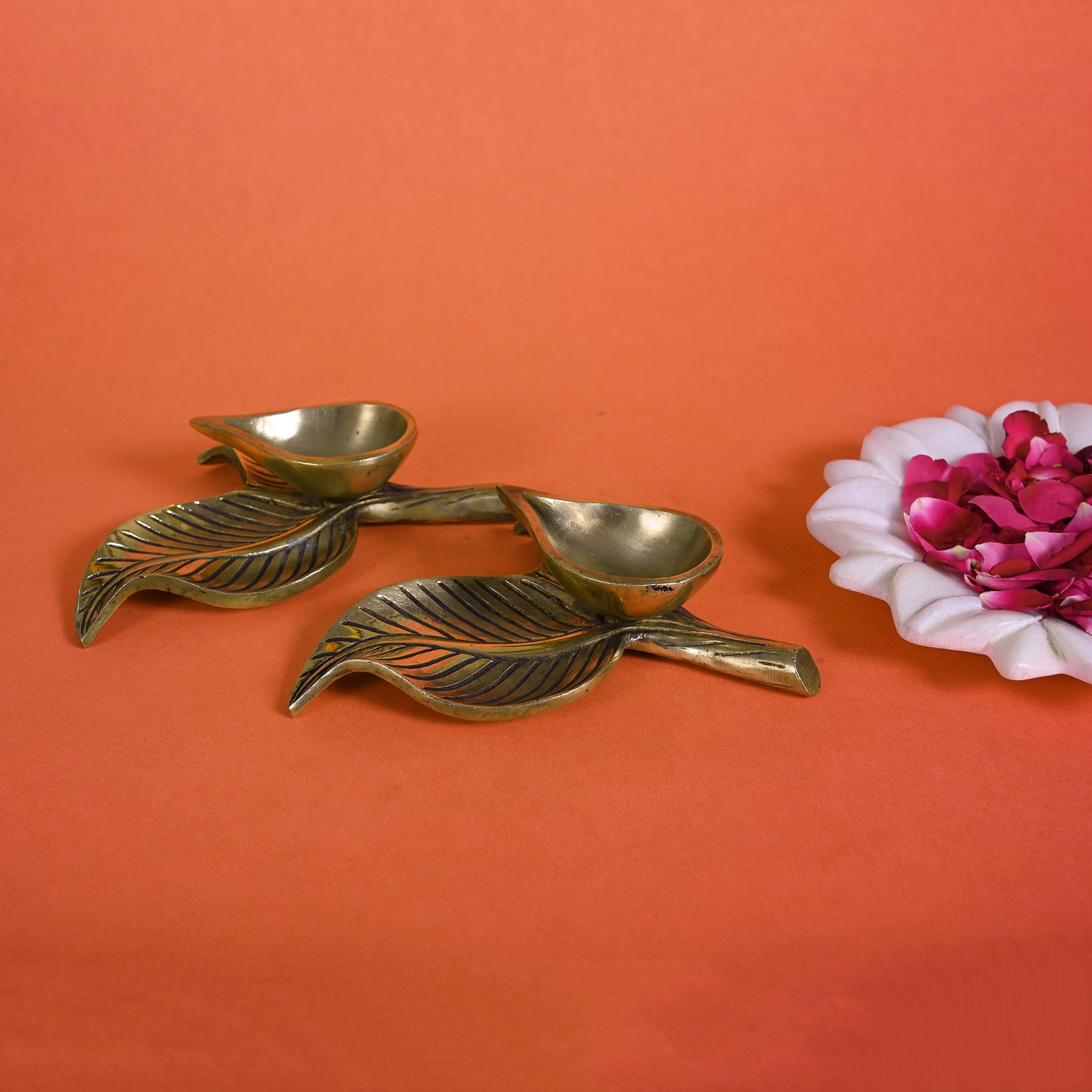 Brass Leaf Diya S/2 ( 5" )