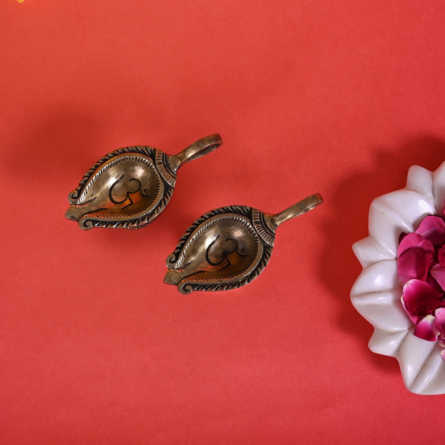 Brass Om Diya With Handle S/2 ( 2.5" )